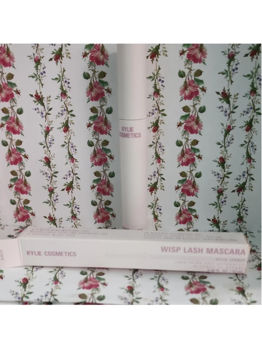 Kylie Cosmetics Wisp Lash Mascara in black  #kylie #mascara